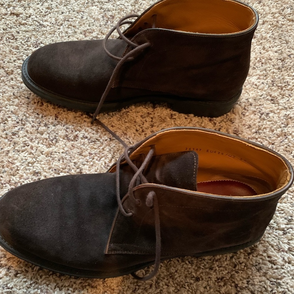 Men’s size 9.5 Magnanni suede lace up boot